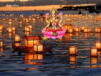 1024X768-Lakshmi Wallpapers_197